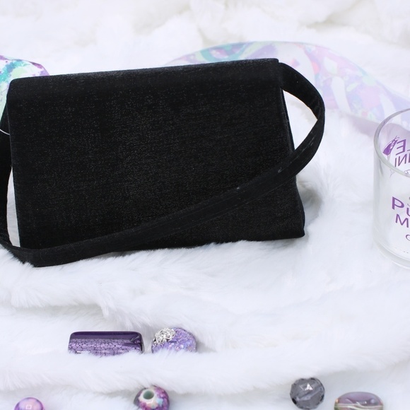 SMALL Black purse satin - Picture 2 of 3